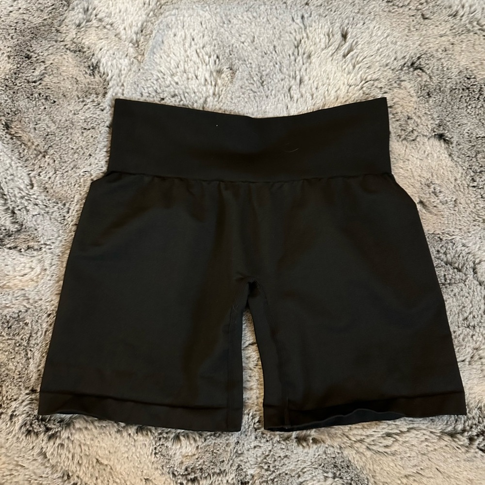 Nvgtn solid seamless